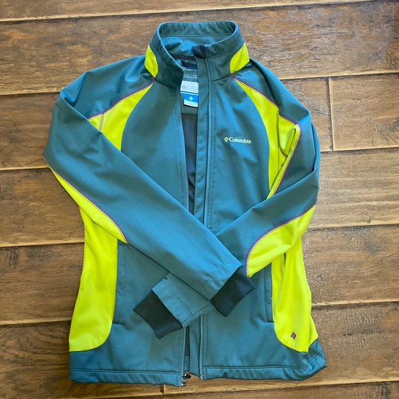 Columbia Jackets & Blazers - Columbia Omni- Wind jacket